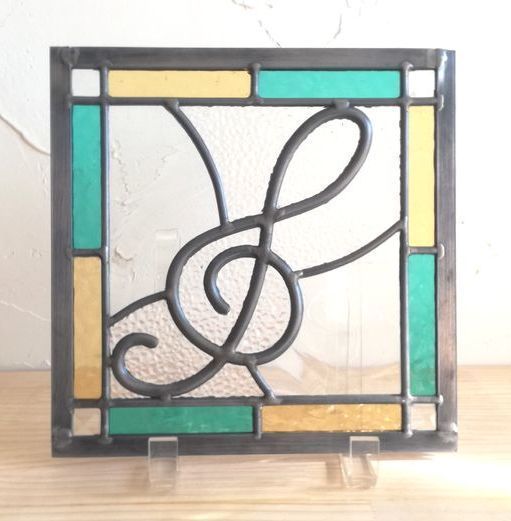 ステンドグラス虹工房の販売作品です。修理とオーダーメイドご